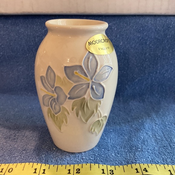 Moorcroft England Vase New in Box - Picture 3 of 9